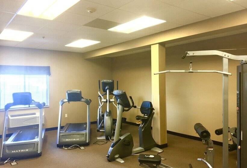 Hawthorn Extended Stay By Wyndham Minot