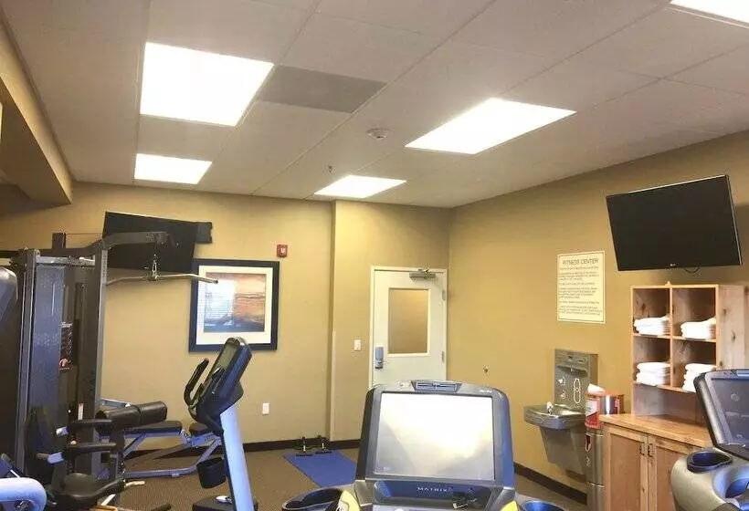 Hawthorn Extended Stay By Wyndham Minot