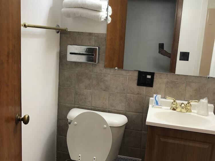 فندق Budget Inn Marinette