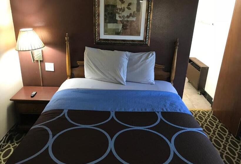 فندق Budget Inn Marinette