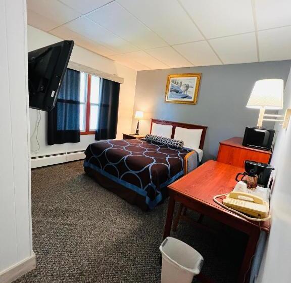 فندق Budget Inn Marinette