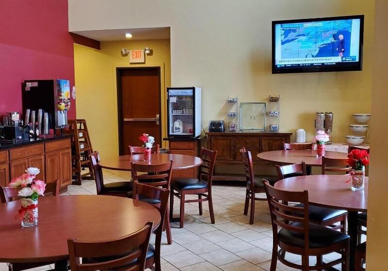 The Edgewood Hotel And Suites