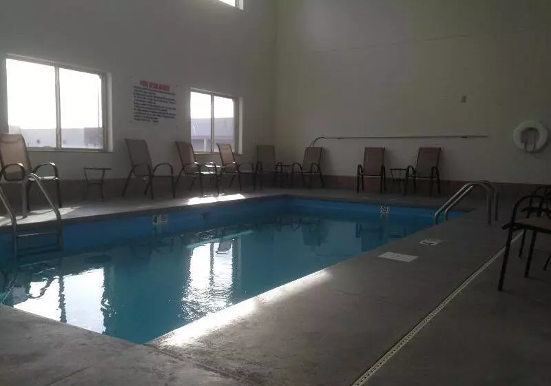 The Edgewood Hotel And Suites