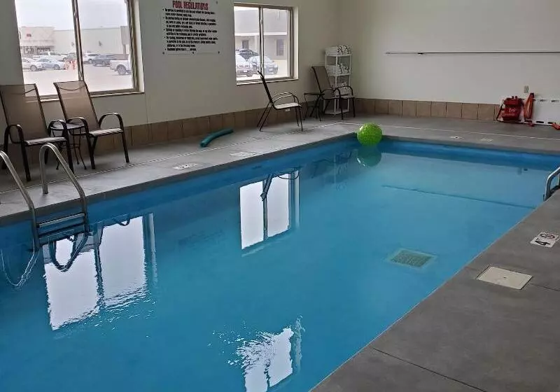 The Edgewood Hotel And Suites