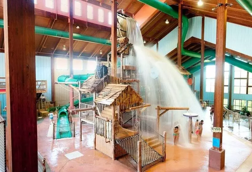 Hotelli Grand Country Waterpark Resort