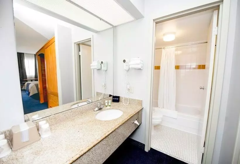 Hotelli Grand Country Waterpark Resort