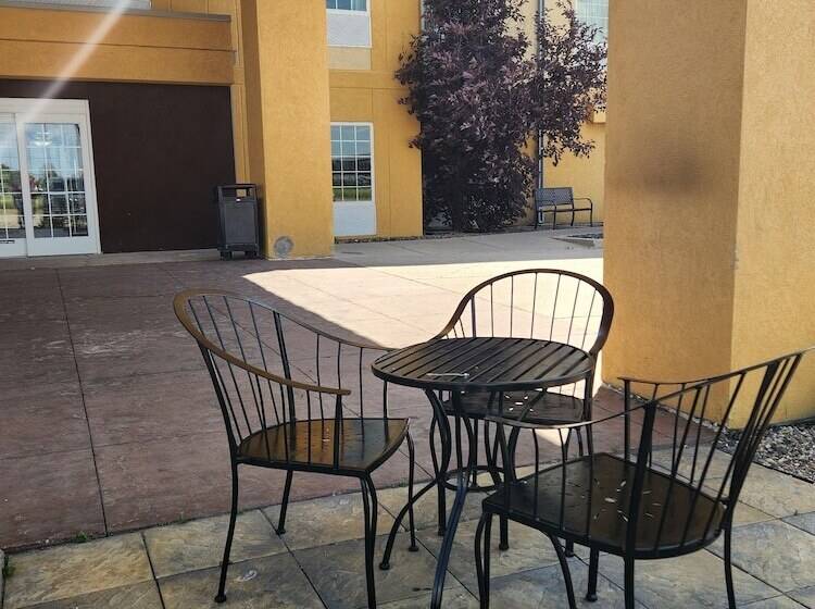 فندق Highland Suites Extended Stay