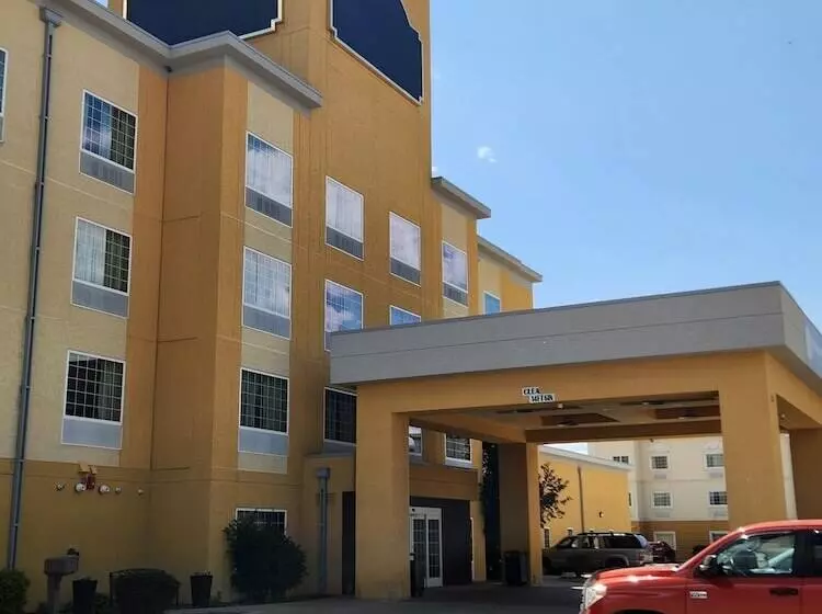 호텔 Highland Suites Extended Stay