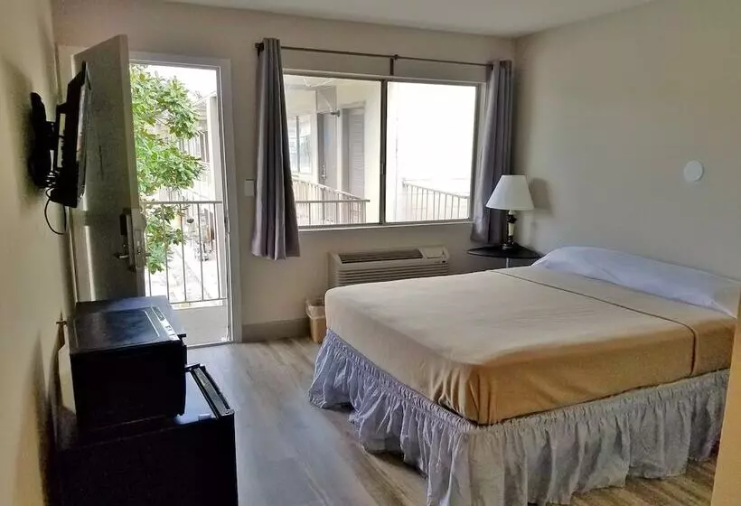 Szálloda Merit Inn And Suites