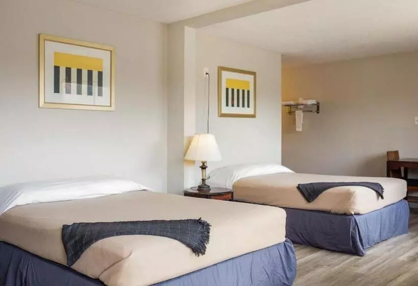 Szálloda Merit Inn And Suites