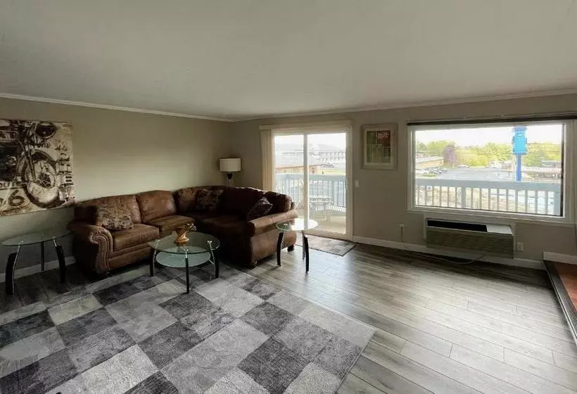 בית מלון כפרי The Delton