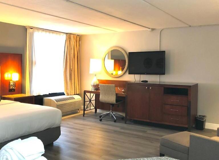 The Grand Hotel Spindletop