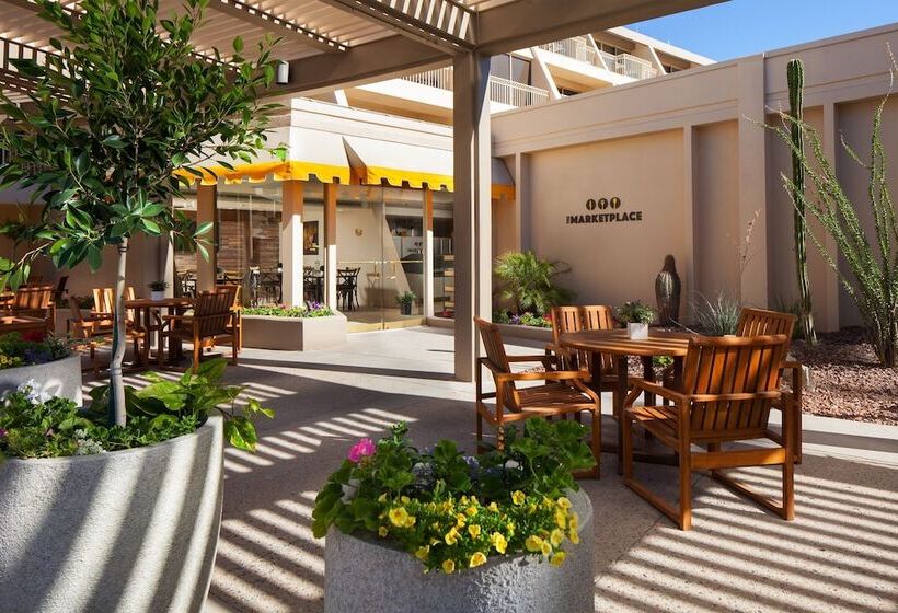 Отель The Canyon Suites At The Phoenician, A Luxury Collection Resort, Scottsdale