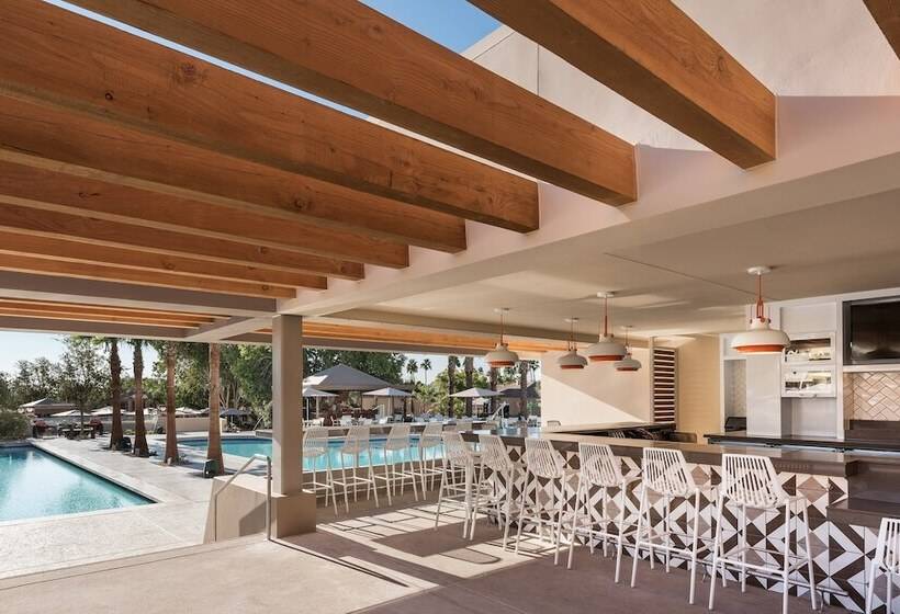Отель The Canyon Suites At The Phoenician, A Luxury Collection Resort, Scottsdale