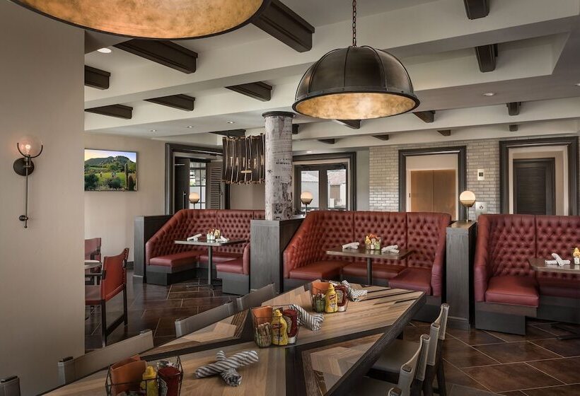 Отель The Canyon Suites At The Phoenician, A Luxury Collection Resort, Scottsdale