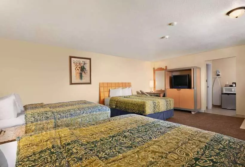 酒店 Travelodge By Wyndham Clovis