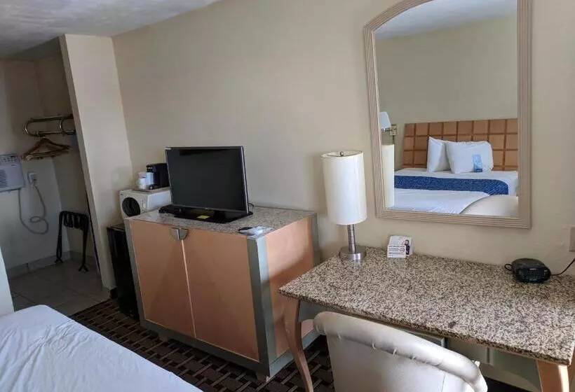 酒店 Travelodge By Wyndham Clovis