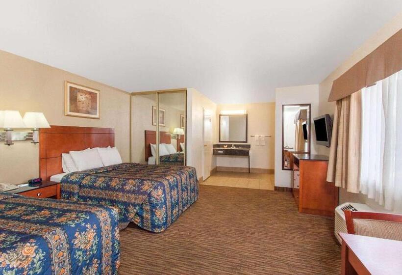 Отель Travelodge By Wyndham Hemet Ca