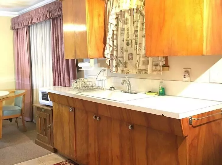 Мотель Acorn Motor Inn