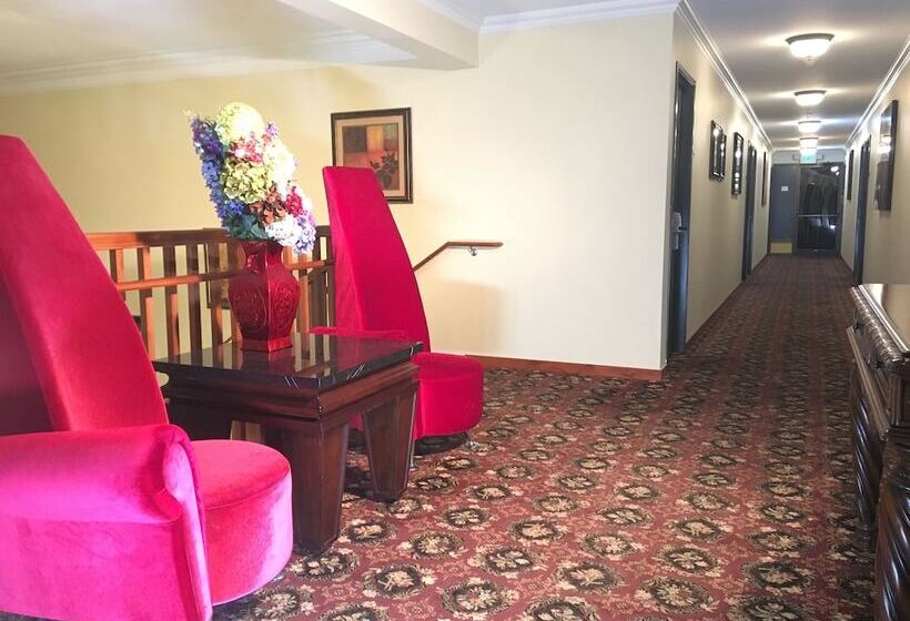 מוטל Acorn Motor Inn