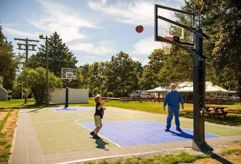 리조트 Sun Retreats Peters Pond