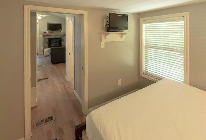 리조트 Sun Retreats Peters Pond