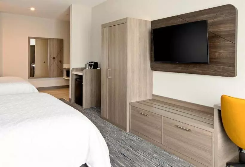 Hotelli Holiday Inn Express & Suites Palm Desert   Millennium, An Ihg