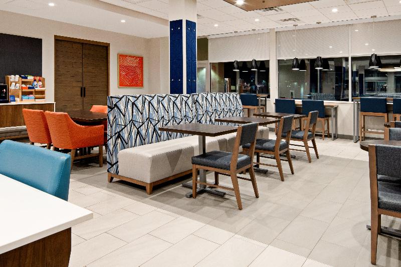 فندق Holiday Inn Express & Suites Palm Desert   Millennium, An Ihg