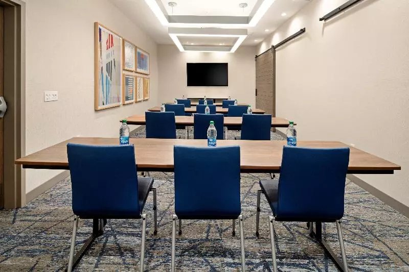 Hotelli Holiday Inn Express & Suites Palm Desert   Millennium, An Ihg