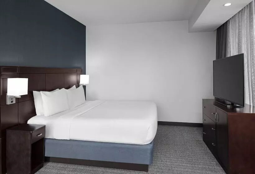 Courtyard Cleveland University Circle