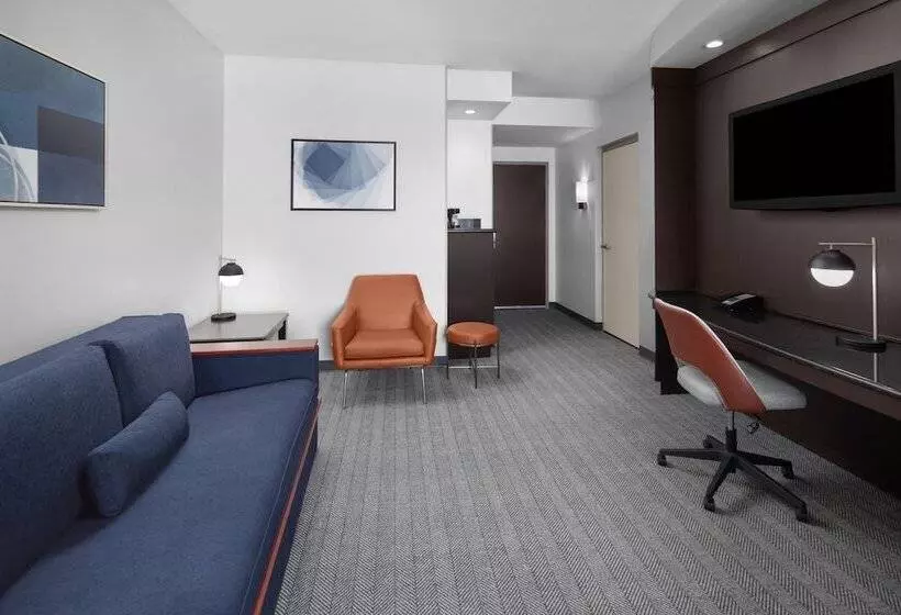 Courtyard Cleveland University Circle