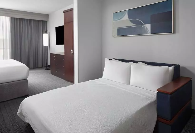 Courtyard Cleveland University Circle