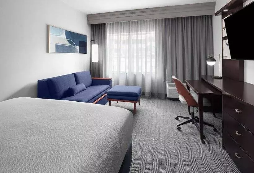 Courtyard Cleveland University Circle