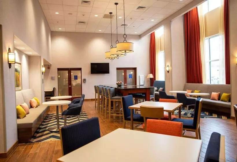 Hampton Inn & Suites Jacksonville