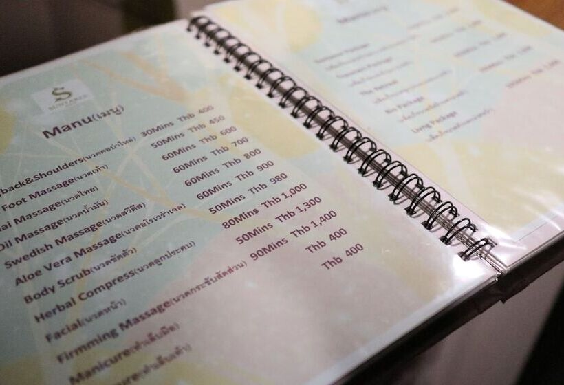 Отель Arcadia Suites Bangkok