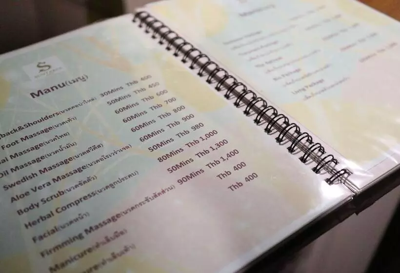 Отель Arcadia Suites Bangkok