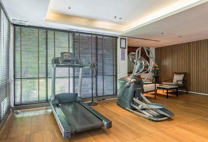 Отель Arcadia Suites Bangkok