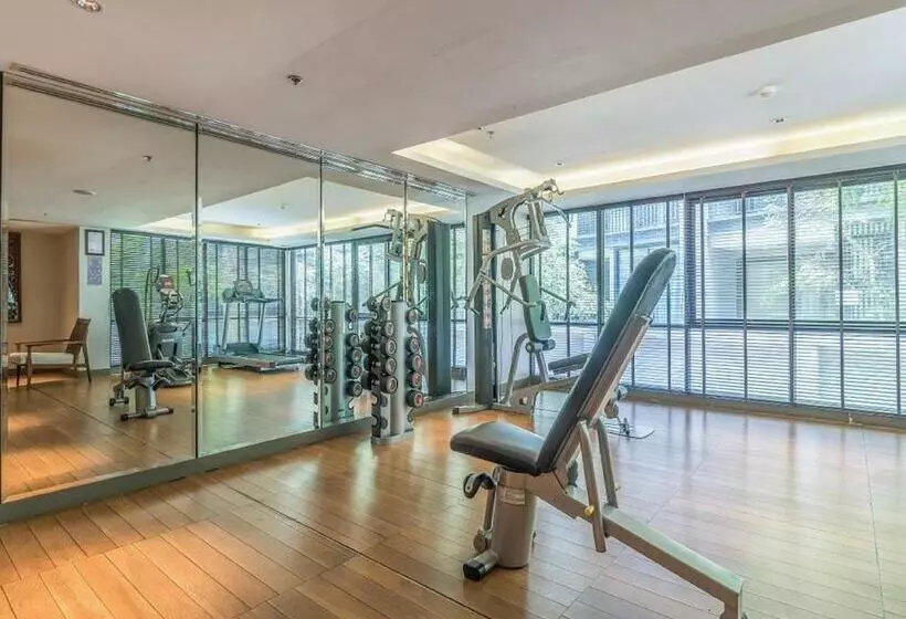 Отель Arcadia Suites Bangkok