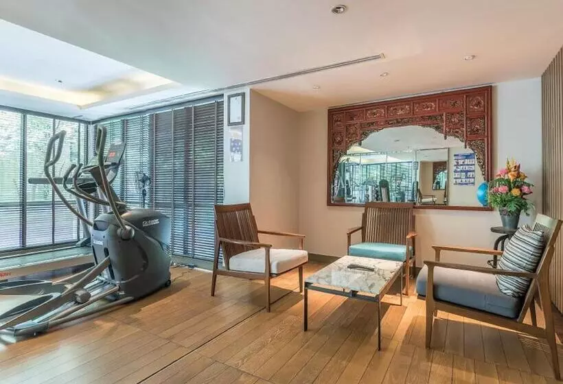 Отель Arcadia Suites Bangkok