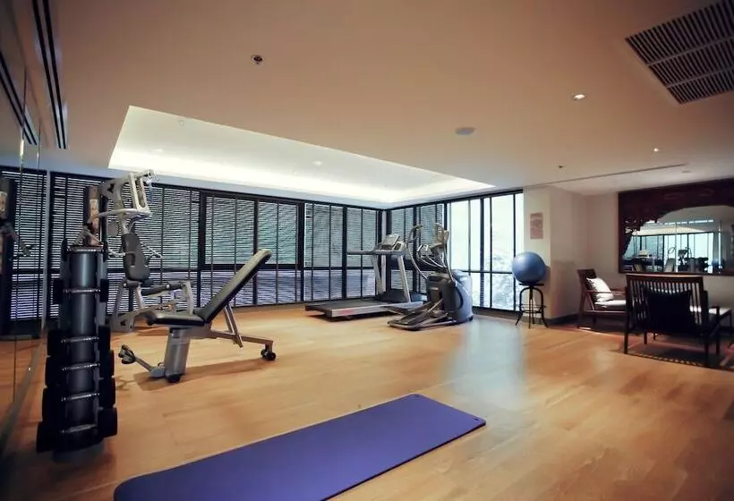 Отель Arcadia Suites Bangkok