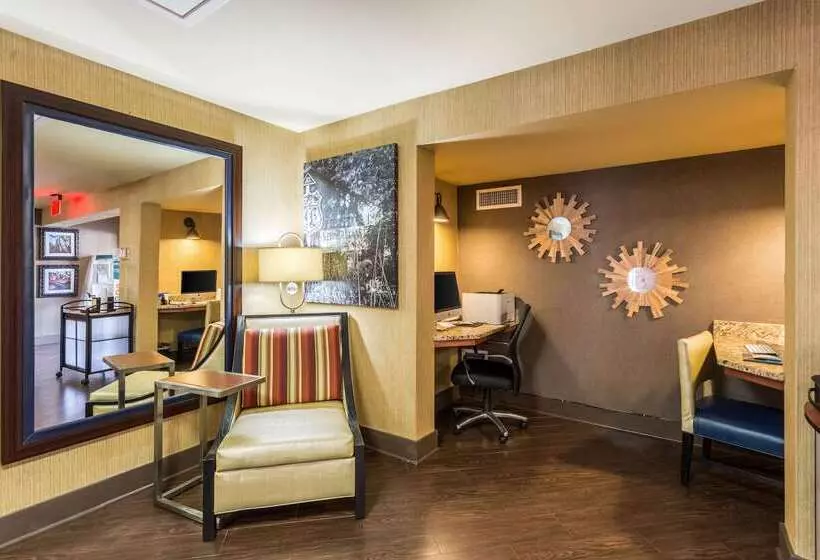 בית מלון כפרי Comfort Inn