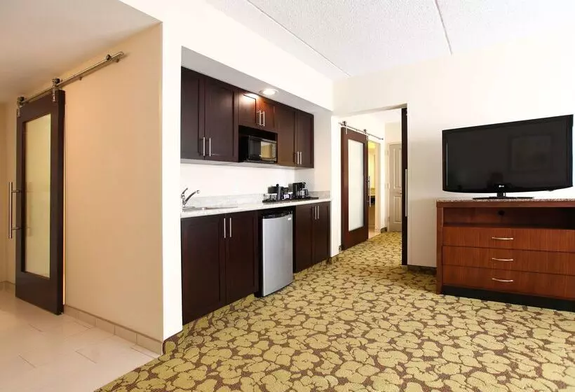 Отель Hilton Garden Inn Olathe