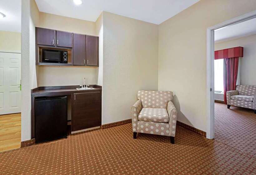 فندق La Quinta Inn & Suites By Wyndham Port Arthur