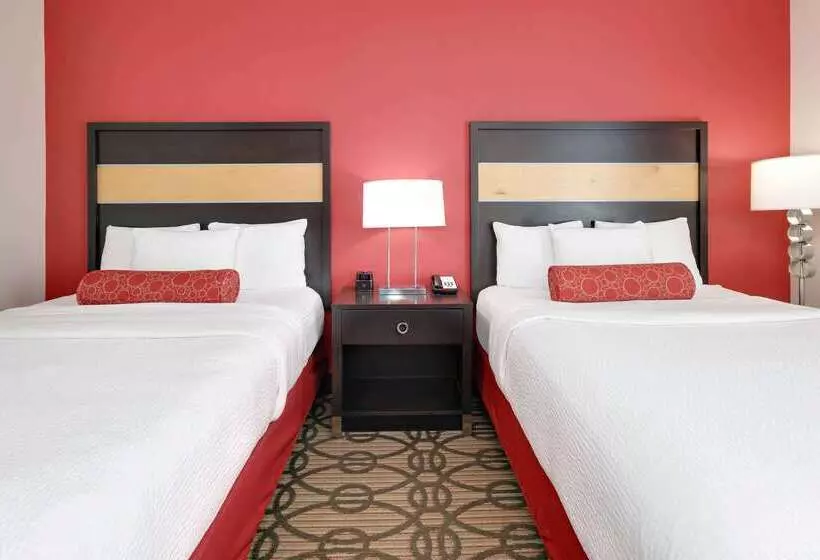 Отель La Quinta By Wyndham Starkville At Msu