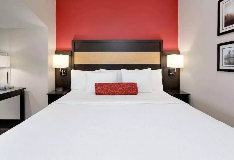 Отель La Quinta By Wyndham Starkville At Msu