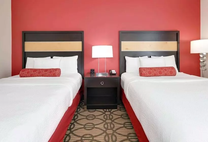 Отель La Quinta By Wyndham Starkville At Msu