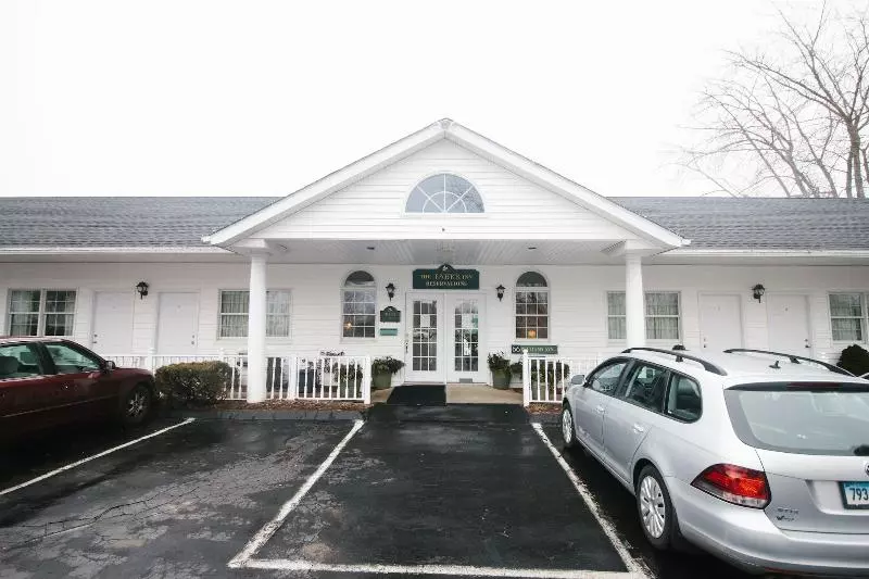 Отель Taber Inn