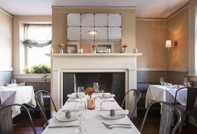 فندق Zero George