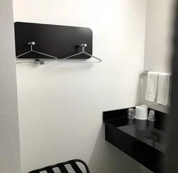 Motel 6 Metropolis, Il