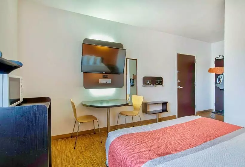 Motel 6eagle Pass, Tx  Lakeside